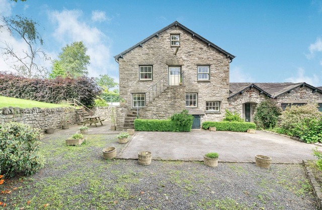 5 The Granary