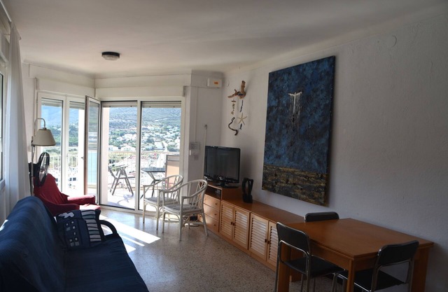 50 meters from the beach, excellent views in a peaceful and quiet setting.
