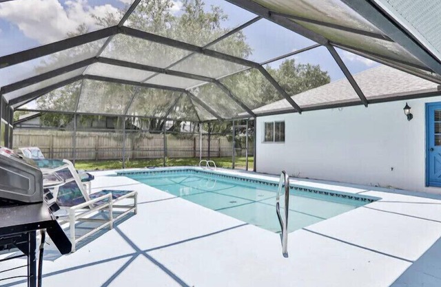 50% off Snowbird Special- 4BD,2Bath, Lanai Pool