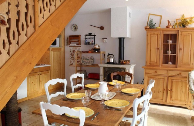 50m from shops, 2nd floor, tv, 55m², Vars