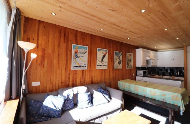 50m from ski slopes, 2nd floor, balcony, tv, ski locker, 55m², Tignes