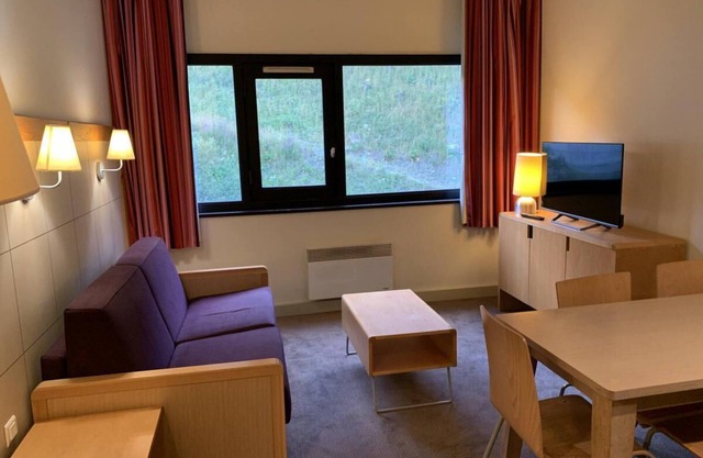 50m from ski slopes, 5th floor, tv, ski locker, 43m², Flaine
