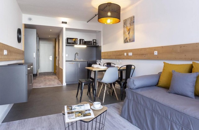 50m from ski slopes, 9th floor, view mountain, balcony, tv, 28m², Les Arcs