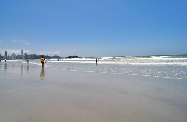 50m from the beach at R. 3500, Garage/ Wi-Fi P2101