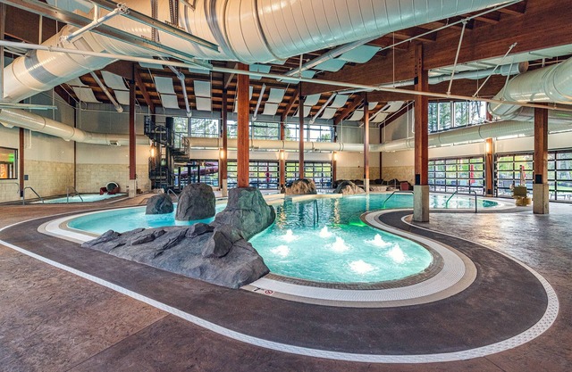 51 Tennis Village | 2 BR / 2 BA, Sleeps 6