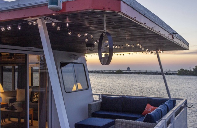 52-Foot Houseboat on Lake Erie-Sleeps 6! Walleye Fishing Capitol of the World!