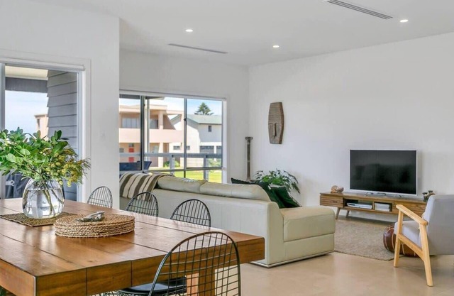 52 Morrison Ave - Luxury - Wi-Fi