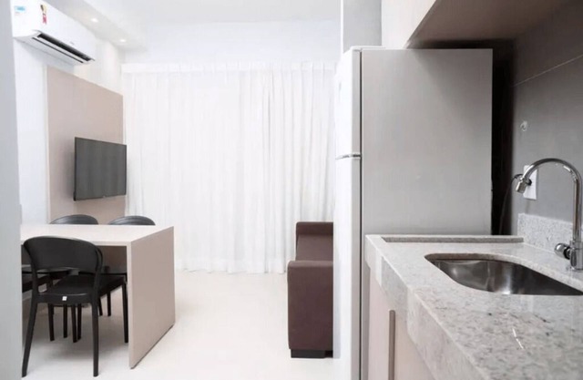 54 m² apartment, 2 bedrooms (1 suite), balcony, kitchenette and living room
