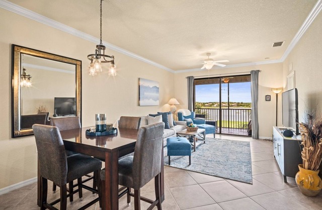 543 Bonita National Condo