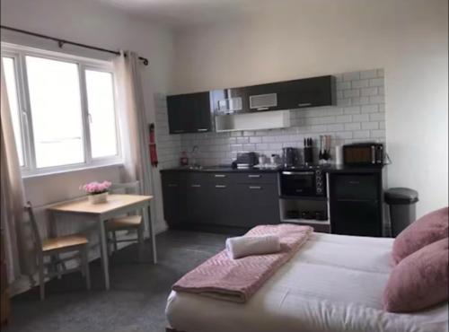 55 Studio 4 Uplands