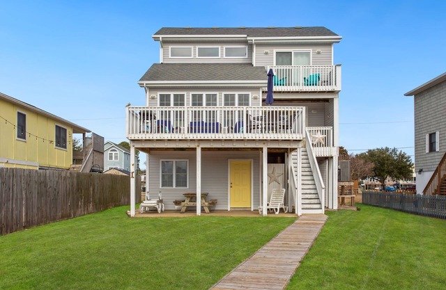 5530 The Bright Side * Canal front