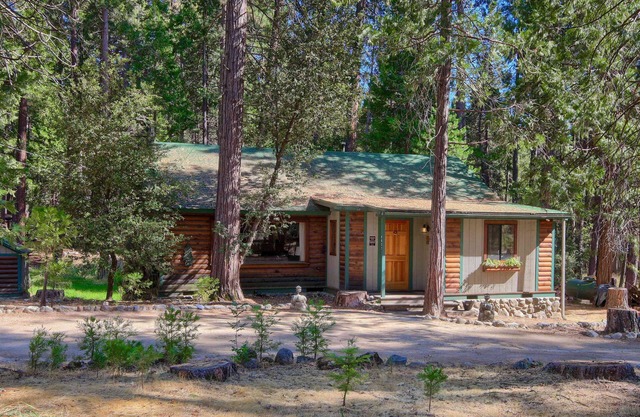 (57) The Williams Cabin at The Redwoods In Yosemite