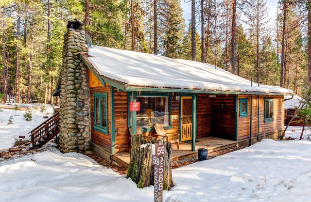 (59) Hansen Cabin at The Redwoods In Yosemite