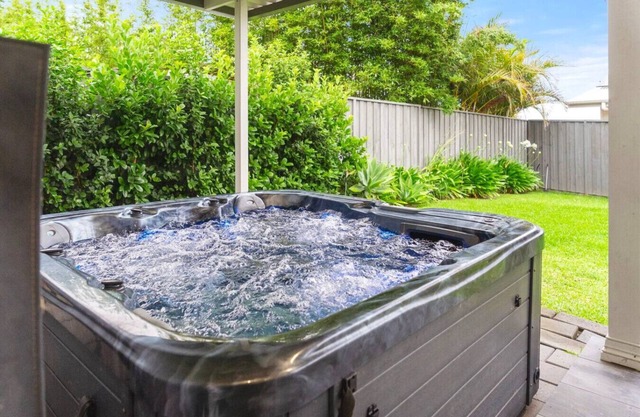 5Bed w/Private Outdoor Jacuzzi Spa Cath Hill Bay