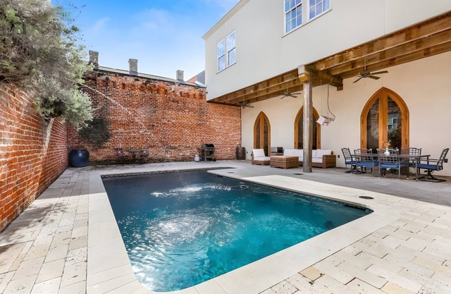 5BR/7Bed Urban Oasis - Walk Everywhere!