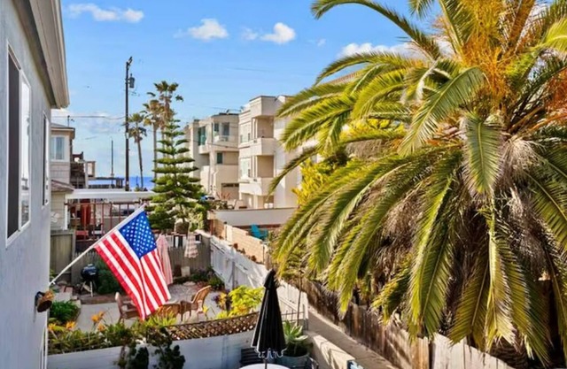 5BR Beach Retreat+Large Patio+AC Sleeps 18+by Sand