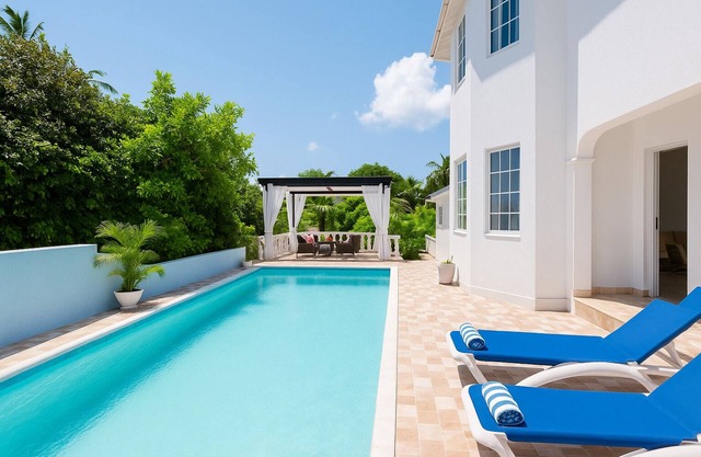 5BR Oceanview Villa with Chef, Pool & Beach Access – Sleeps 14, Ocho Rios