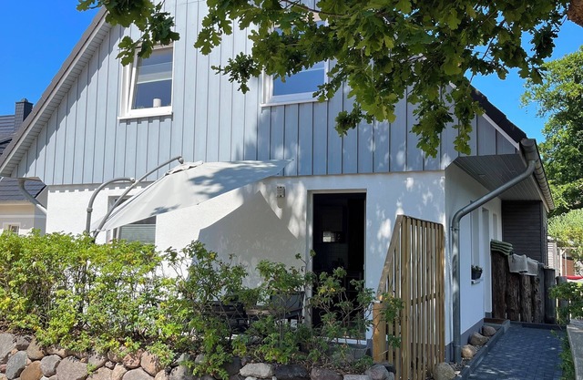 5min beach & forest, sunny, single storey