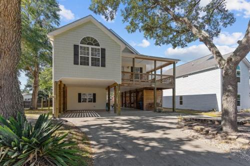 5min to Attractions Shops & Beach and Yard Games