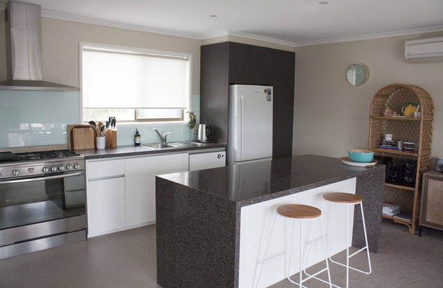 5min walk to beach, pub & Cafe| Ideal for Families | Free WiFi