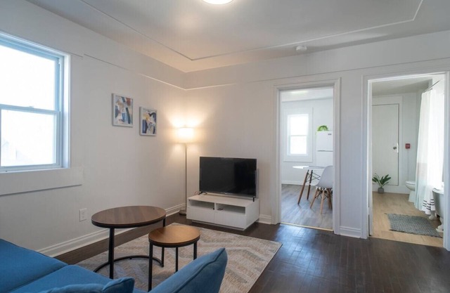 5mins to Airport, Netflix, Wifi, Parking