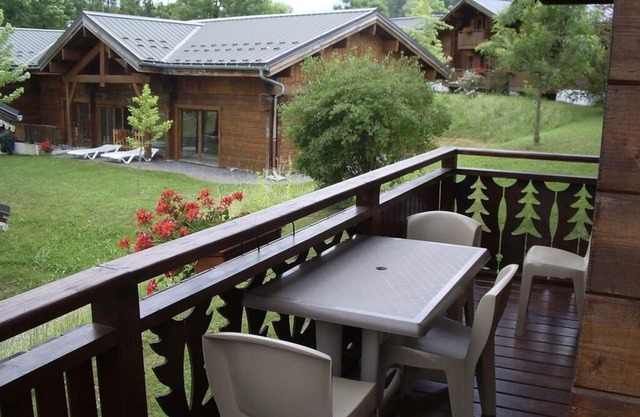 6/8 person mountain chalet with pool and sauna