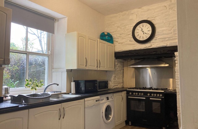 6-Bed House in Snowdonia with your own private pub
