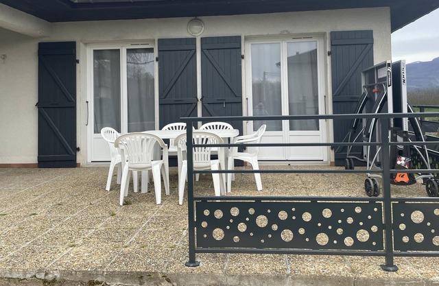 6-bed house, with terrace and garden