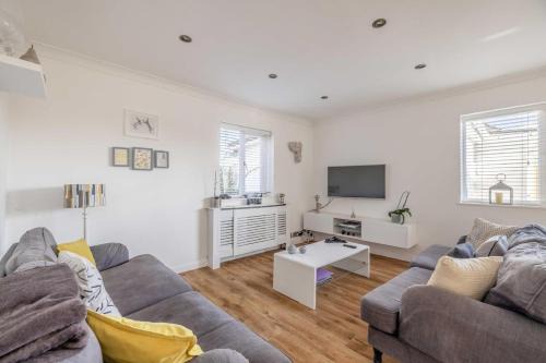 6 Bed Stay Near Windsor, Free Parking, Garden