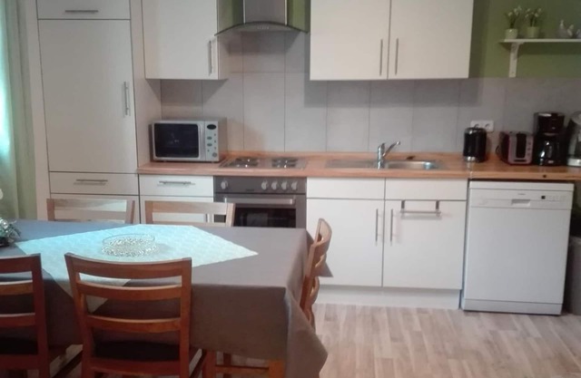 6-bed vacation apartment 2 (basement) - Holiday apartment Schmitz family
