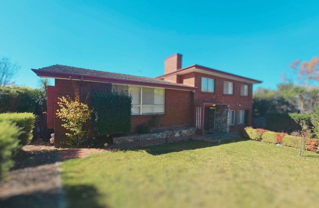 6 Bedroom 2 Bathroom Large Home @Pearce