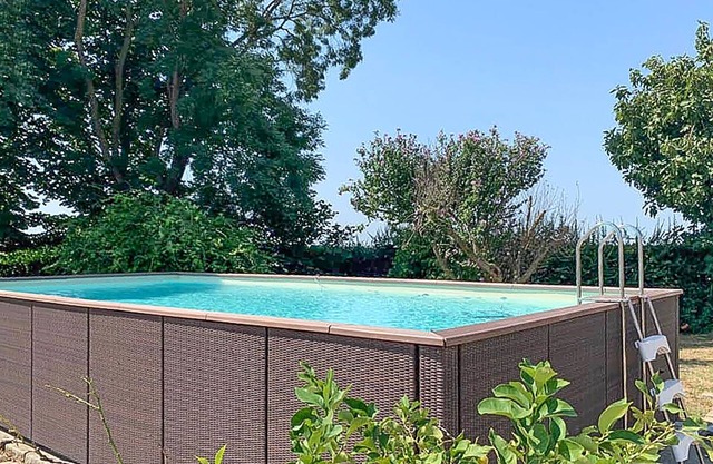 6 bedroom accommodation in Boara Pisani