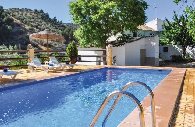 6 bedroom accommodation in Montefrío