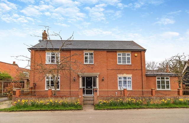 6 bedroom accommodation in Ipswich