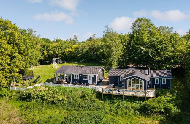 6 bedroom amazing home in Malling