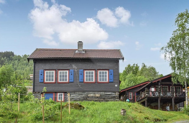 6 Bedroom Beautiful Home In Vossestrand