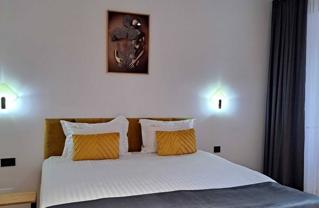 6-bedroom bed & breakfast in charming Brașov with WiFi