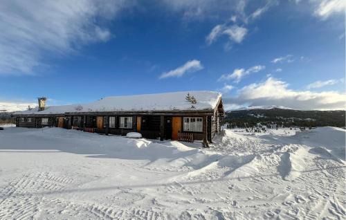6 Bedroom Cozy Home In Kvam