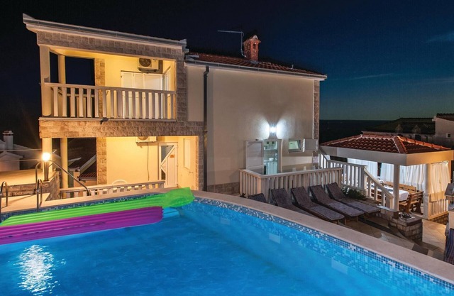 6 bedroom cozy home in Sevid