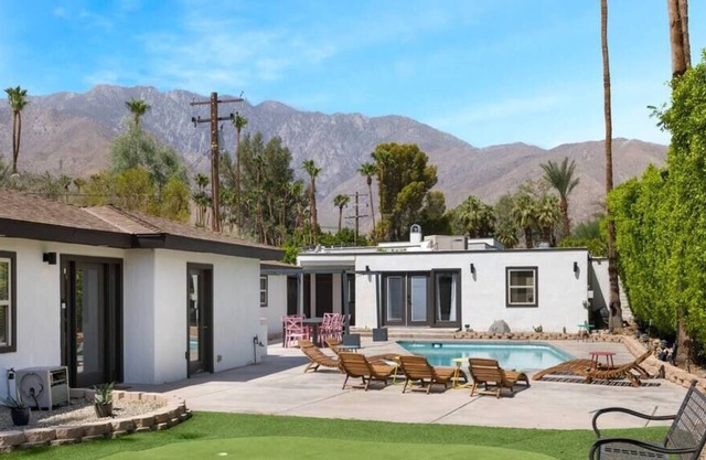 6 Bedroom Desert Oasis with pool, spa, & putt-putt
