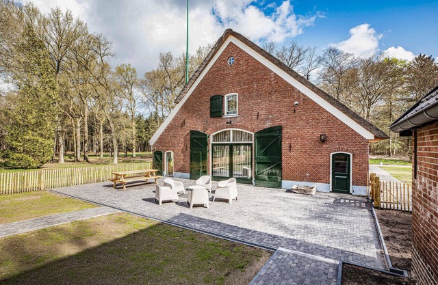 6 bedroom gorgeous home in Nijverdal