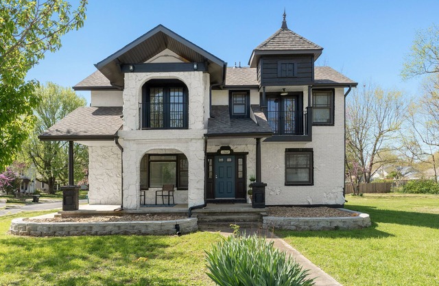 6 bedroom Large house in Pickwick district Springfield Near MSU