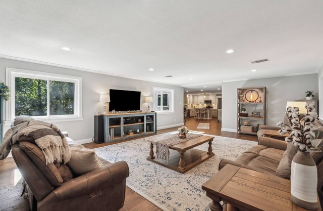 6 Bedroom Luxury Secluded Country Estate