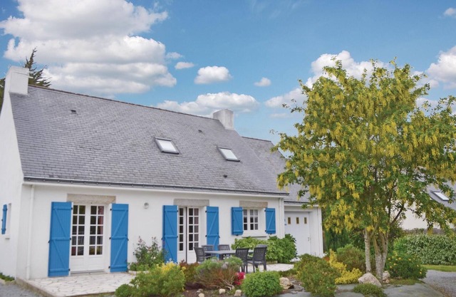 6 bedroom stunning home in Pénestin