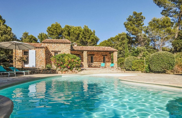 6 bedroom stunning home in Aups