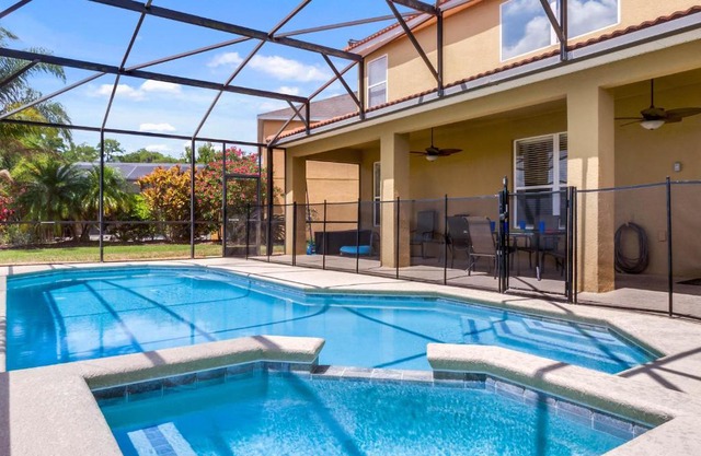 6 bedrooms pool home Gated resort Veranda Palms