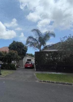 6 Beds including 4 Double Beds and 2 Single Sofa Beds Serviced Chalet B