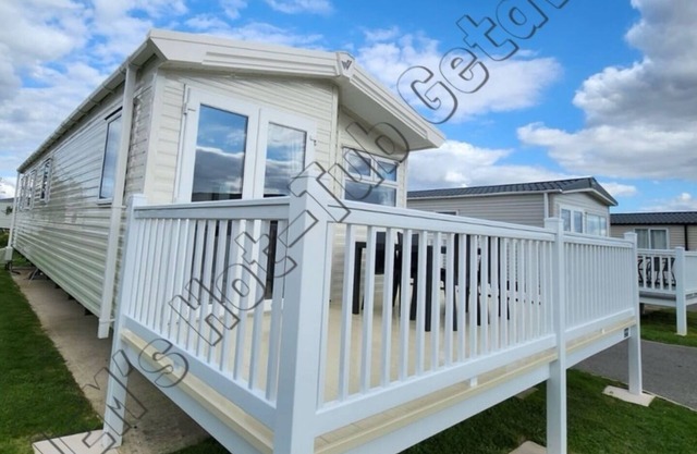 6 BerthnnLuxury holiday home at Tattershall Lakes. Private Hot-Tub. Pet Friendly