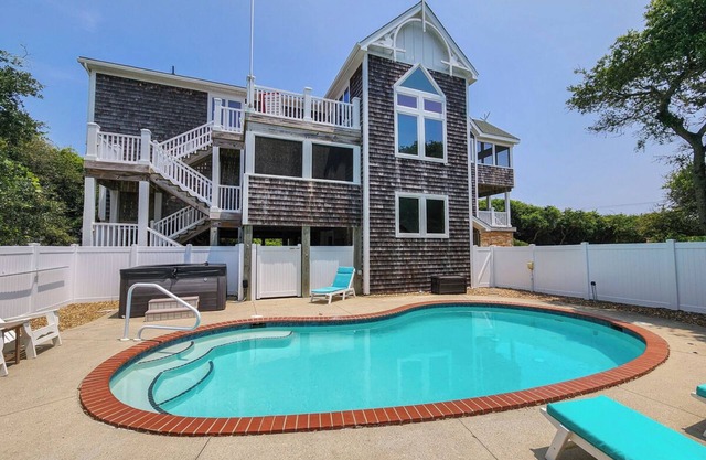 6 BR Oceanside Vacation Home w/Private Pool, Hot Tub, Dogs Allowed