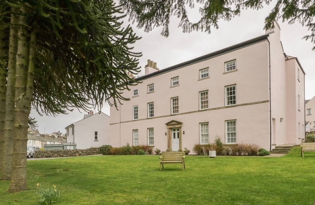 6 CARK HOUSE, family friendly in Cark In Cartmel